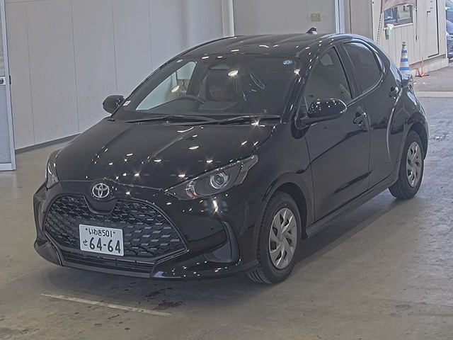 TOYOTA YARIS — фото