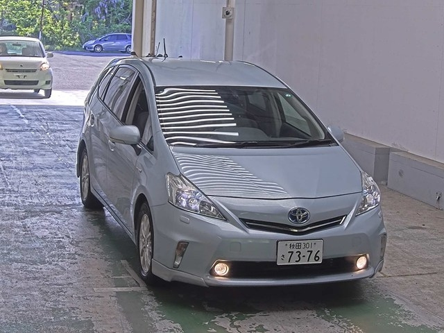 TOYOTA PRIUS — фото