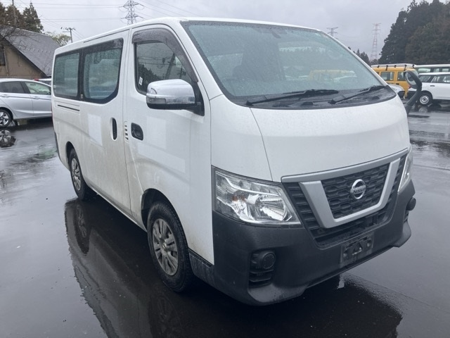 NISSAN CARAVAN — фото