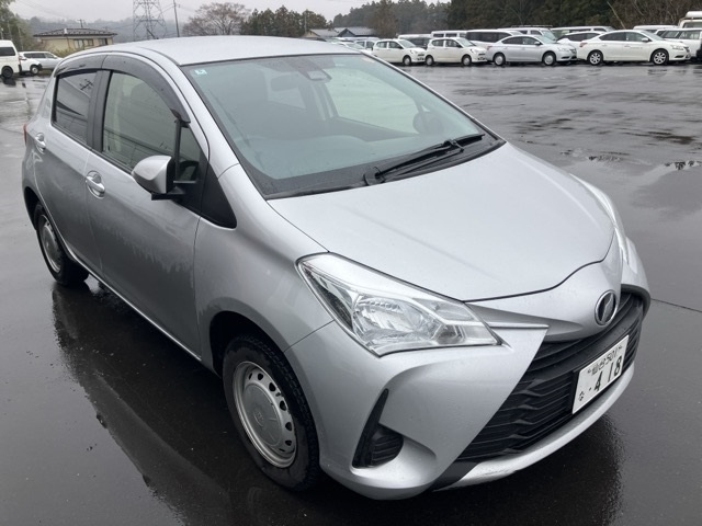 TOYOTA VITZ — фото