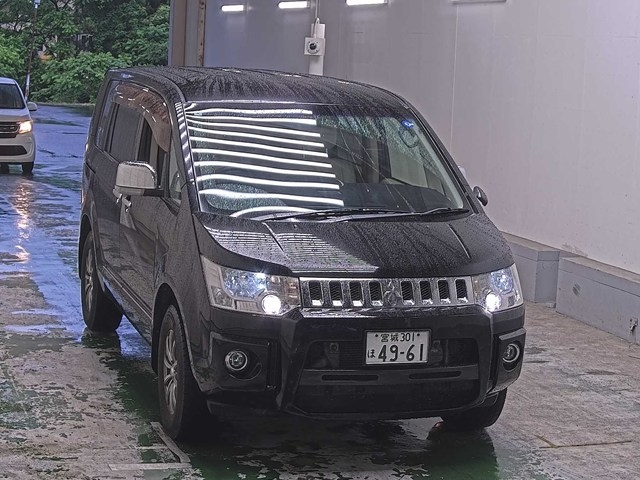 MITSUBISHI DELICA — фото