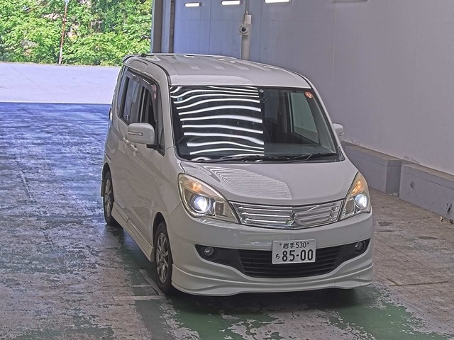 MITSUBISHI DELICA — фото