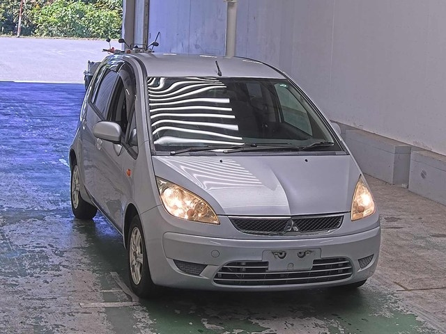 MITSUBISHI COLT — фото