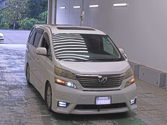 TOYOTA VELLFIRE — фото