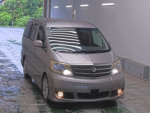 TOYOTA ALPHARD — фото