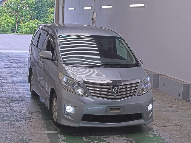 TOYOTA ALPHARD — фото