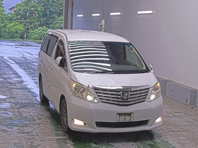 TOYOTA ALPHARD — фото