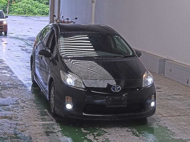 TOYOTA PRIUS — фото