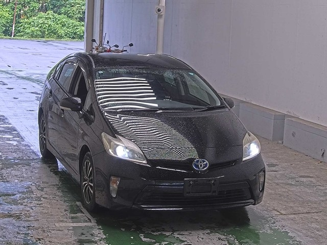 TOYOTA PRIUS — фото