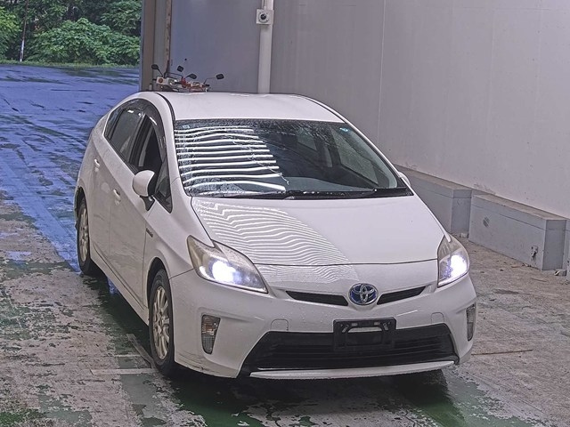 TOYOTA PRIUS — фото