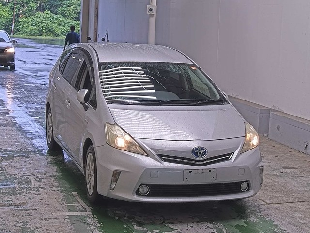 TOYOTA PRIUS — фото