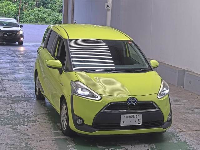 TOYOTA SIENTA — фото