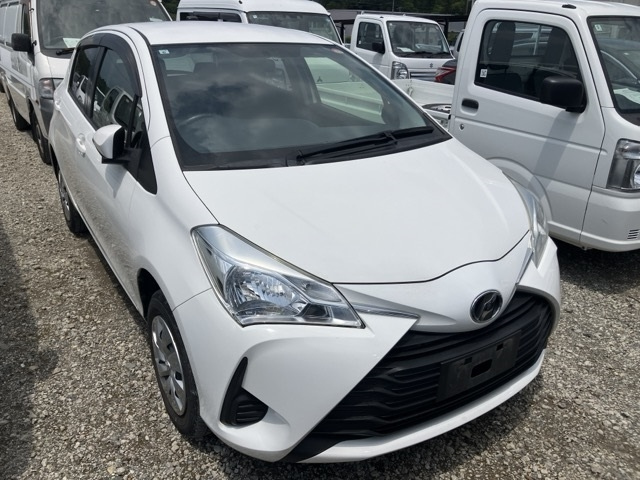 TOYOTA VITZ — фото