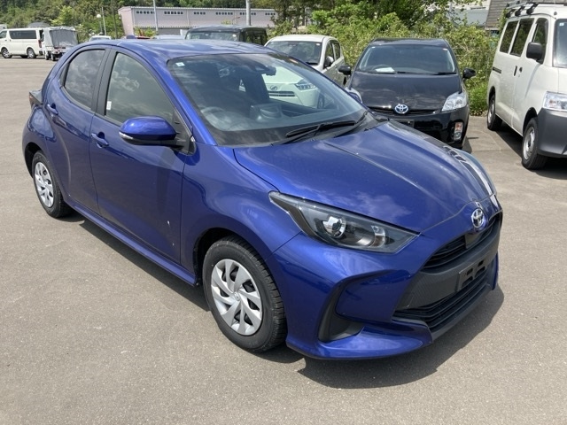 TOYOTA YARIS — фото