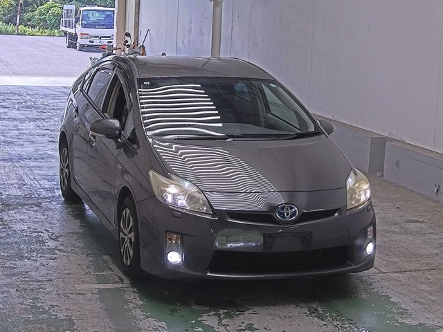 TOYOTA PRIUS — фото