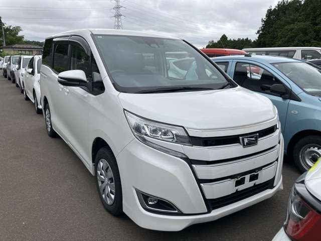 TOYOTA NOAH — фото