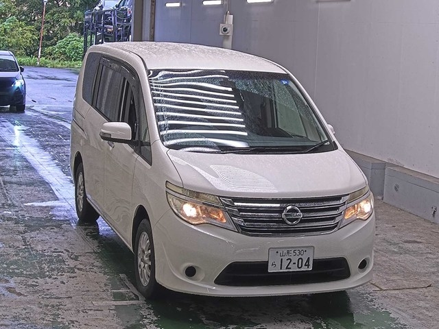 NISSAN SERENA — фото