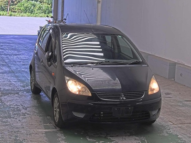 MITSUBISHI COLT — фото