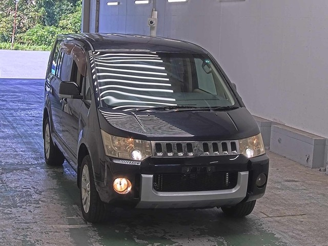 MITSUBISHI DELICA — фото
