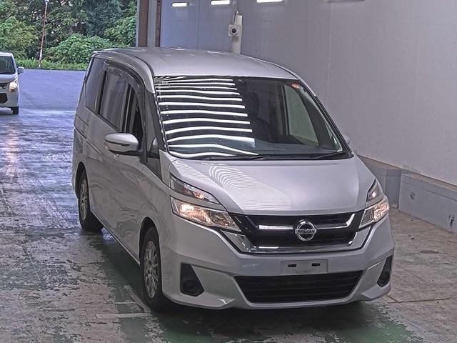 NISSAN SERENA — фото