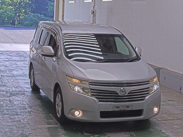 NISSAN ELGRAND — фото