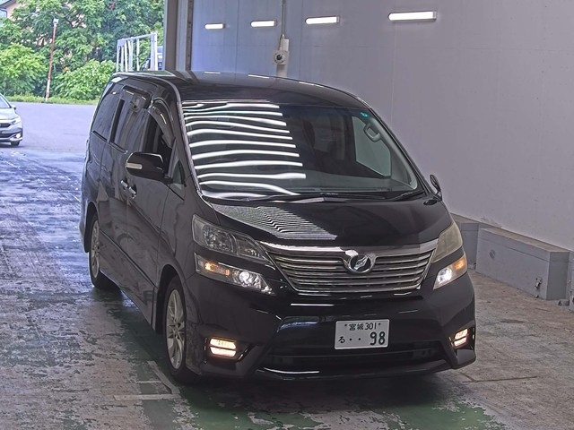 TOYOTA VELLFIRE — фото