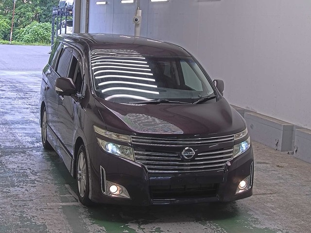 NISSAN ELGRAND — фото