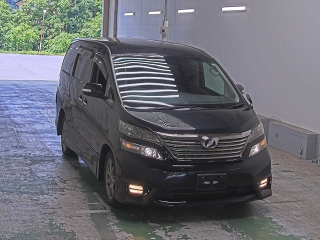 TOYOTA VELLFIRE — фото
