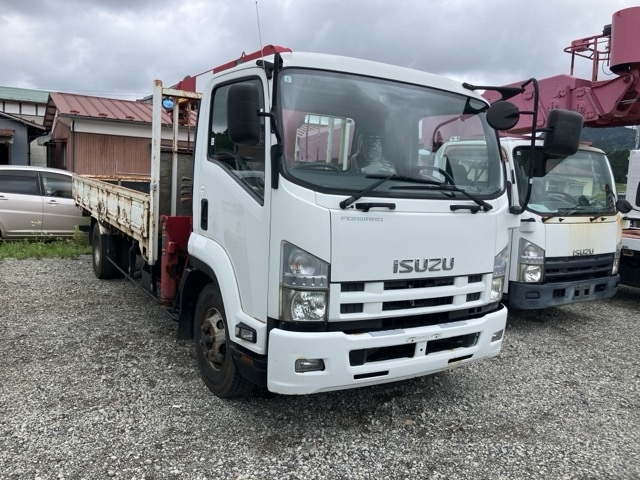 ISUZU FORWARD — фото
