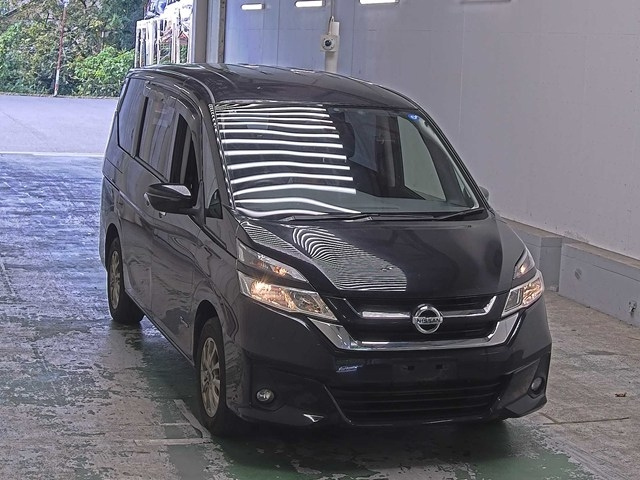 NISSAN SERENA — фото