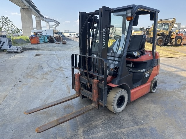 TOYOTA FORKLIFT — фото