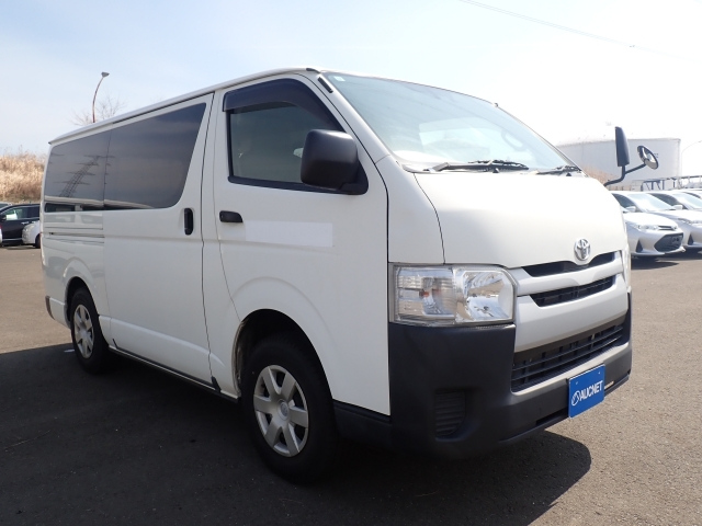TOYOTA HIACE — фото