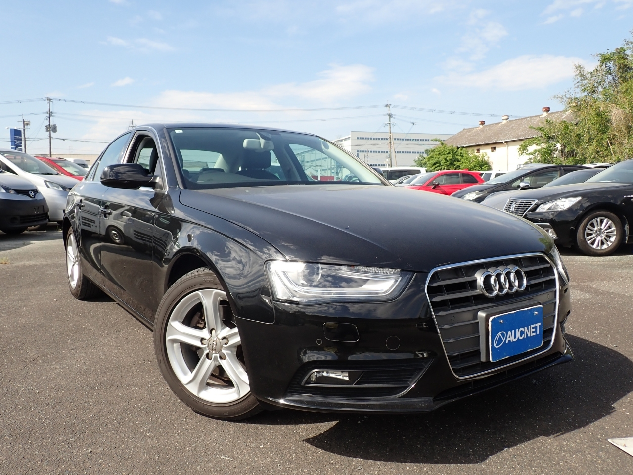 AUDI A4 — фото