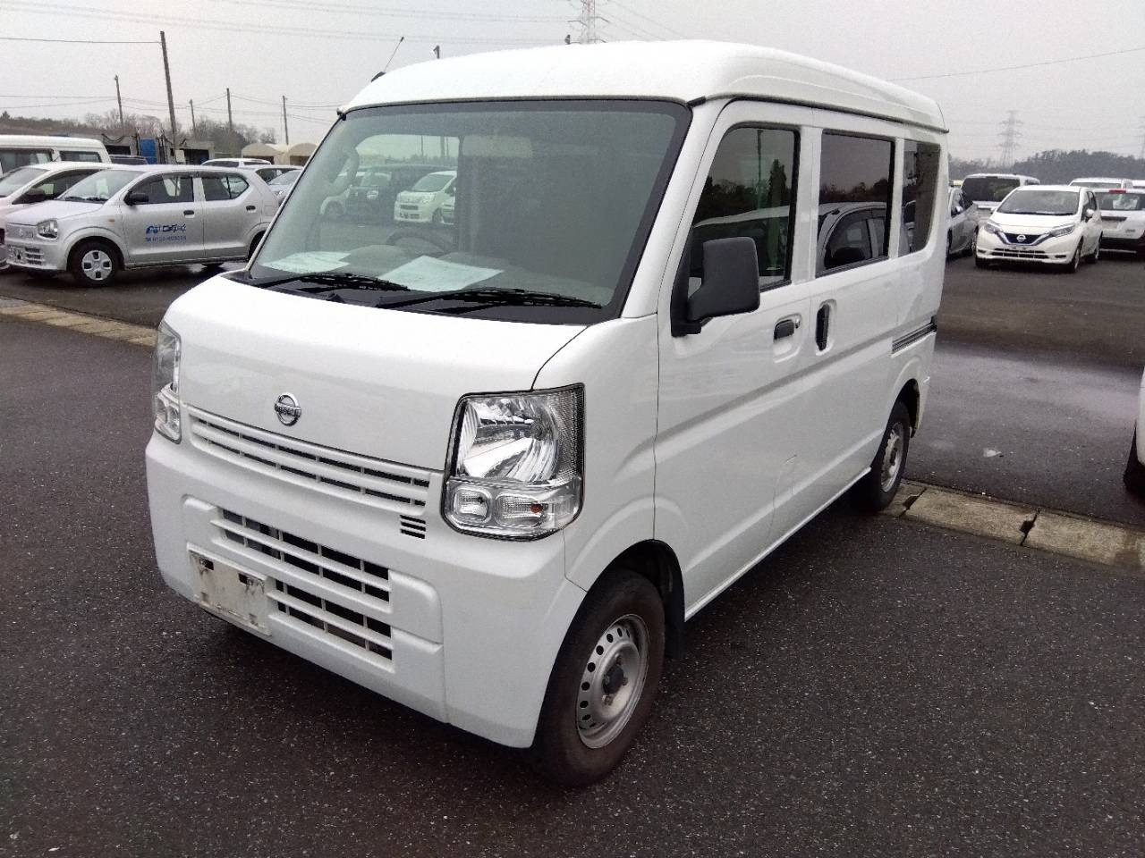 NISSAN NV100 — фото
