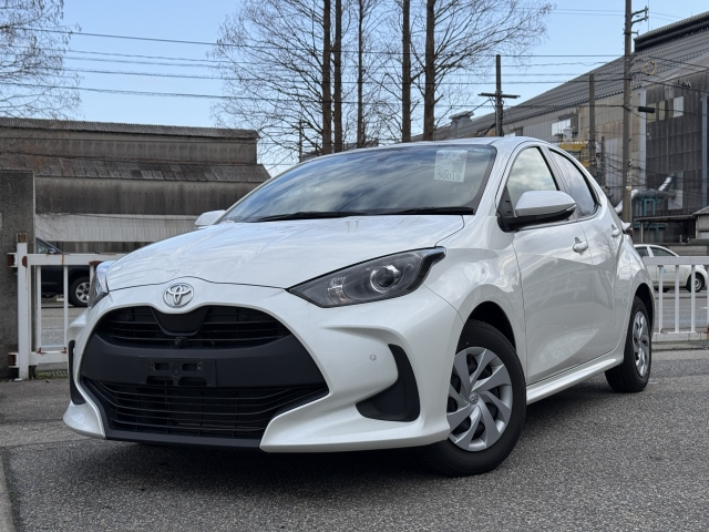 TOYOTA YARIS — фото