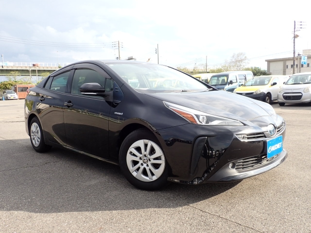 TOYOTA PRIUS — фото