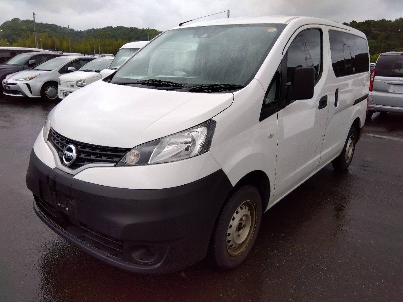 NISSAN NV200 — фото