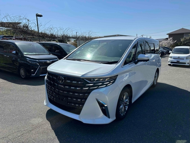 TOYOTA ALPHARD — фото