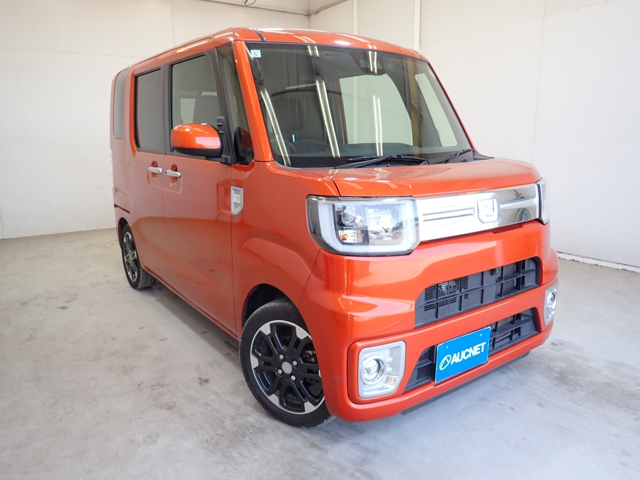 DAIHATSU WAKE — фото