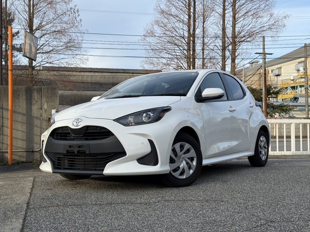 TOYOTA YARIS — фото