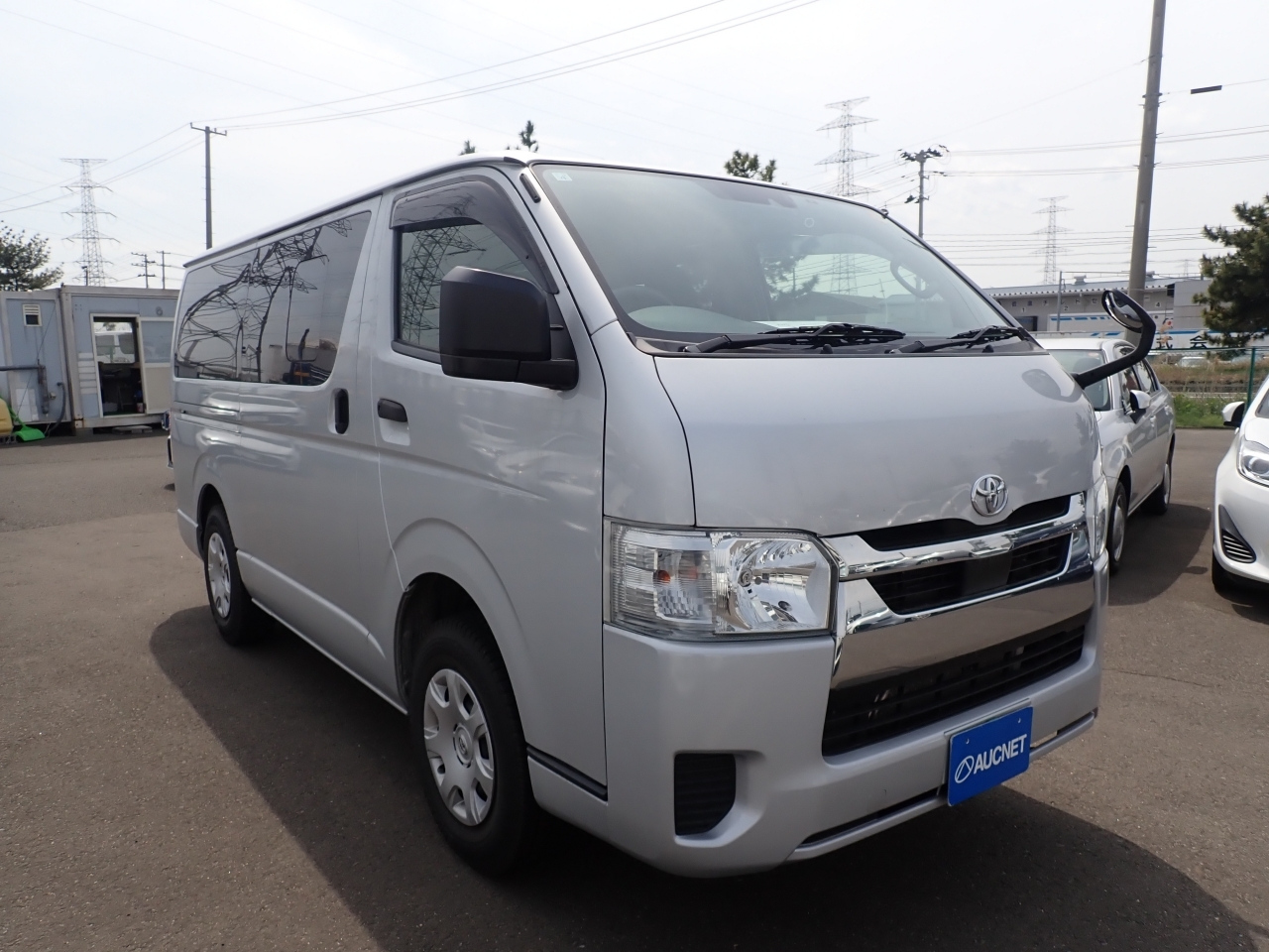 TOYOTA HIACE — фото