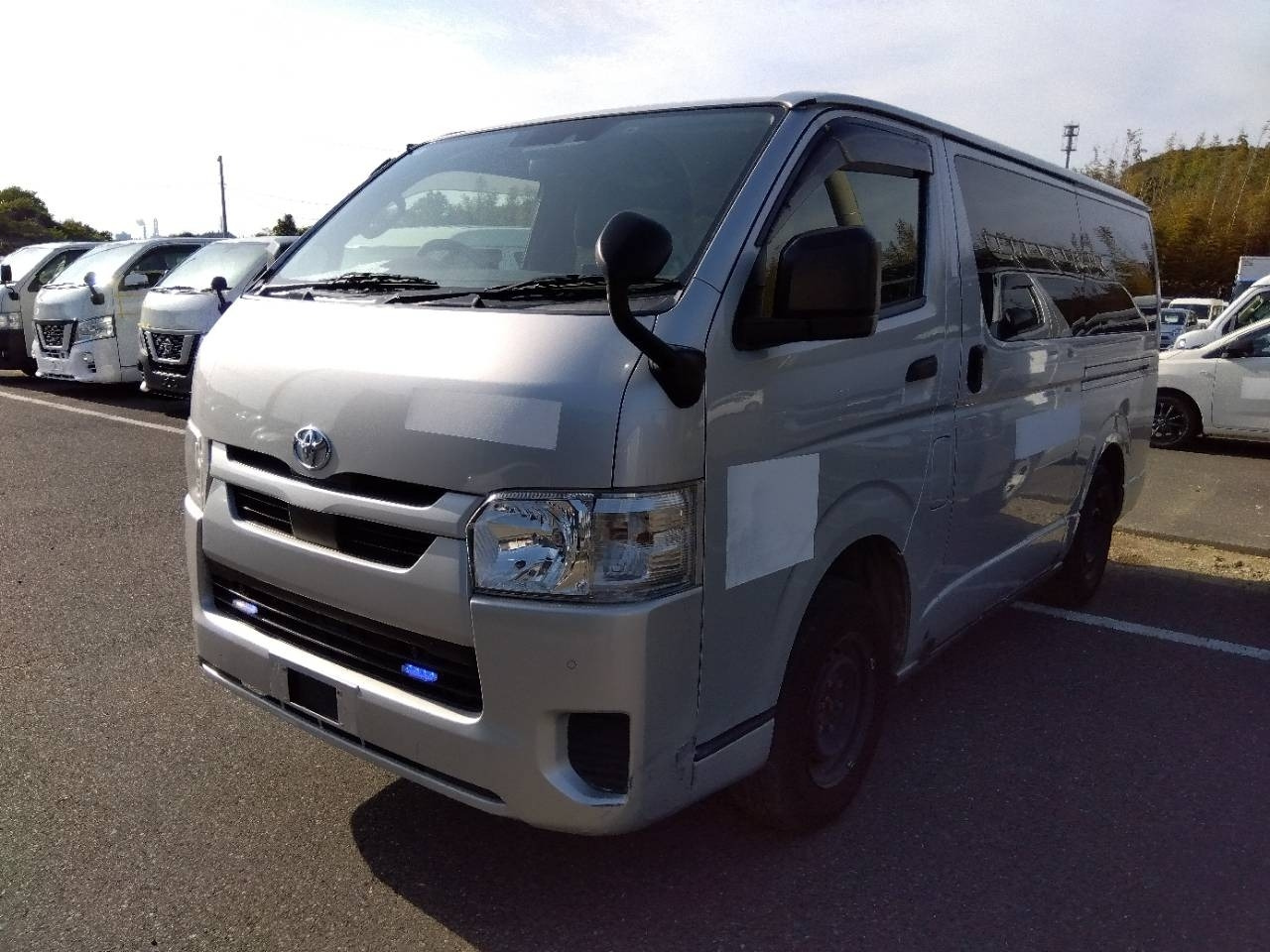 TOYOTA HIACE — фото