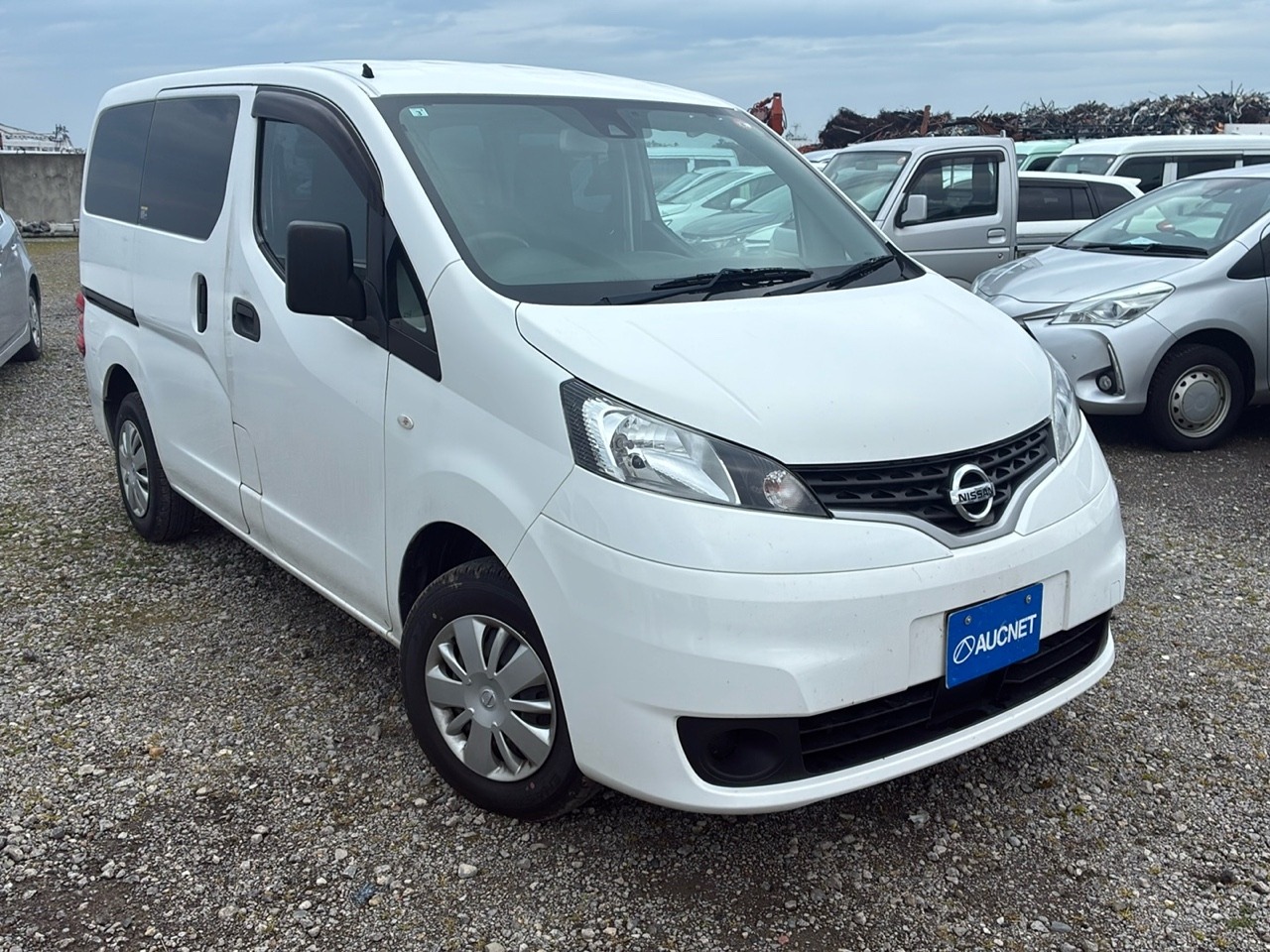 NISSAN NV200 — фото