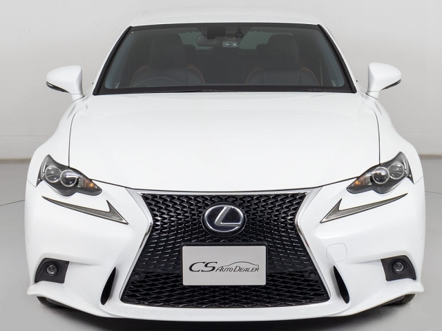 LEXUS IS — фото