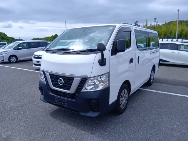 NISSAN CARAVAN — фото