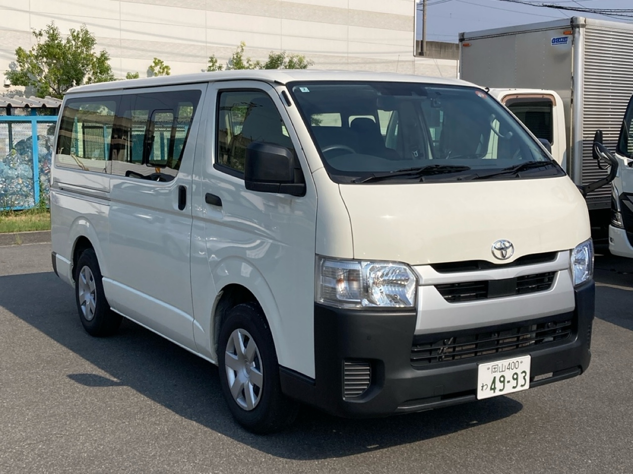 TOYOTA HIACE — фото