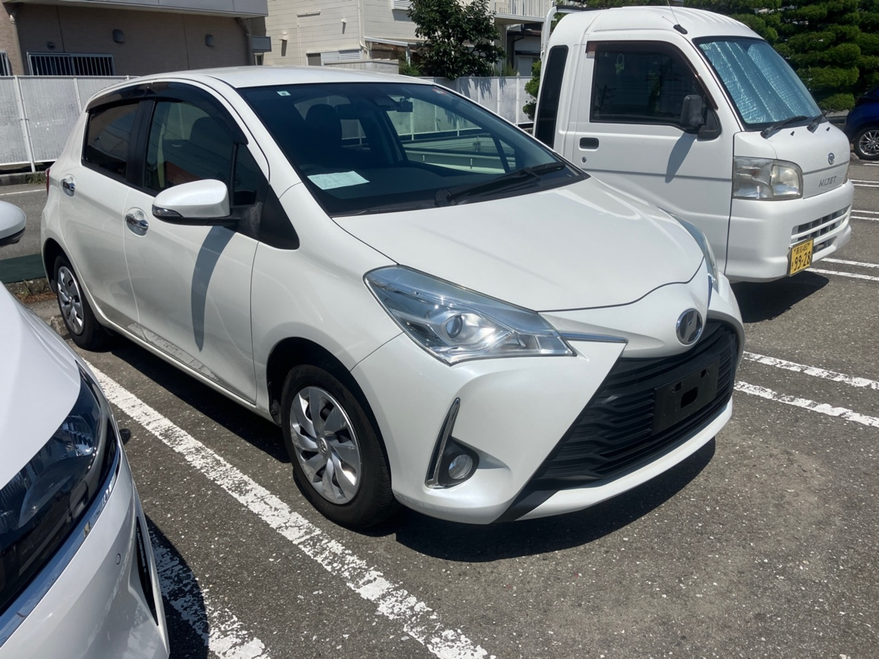 TOYOTA VITZ — фото