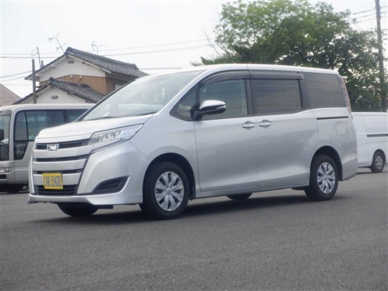 TOYOTA NOAH — фото