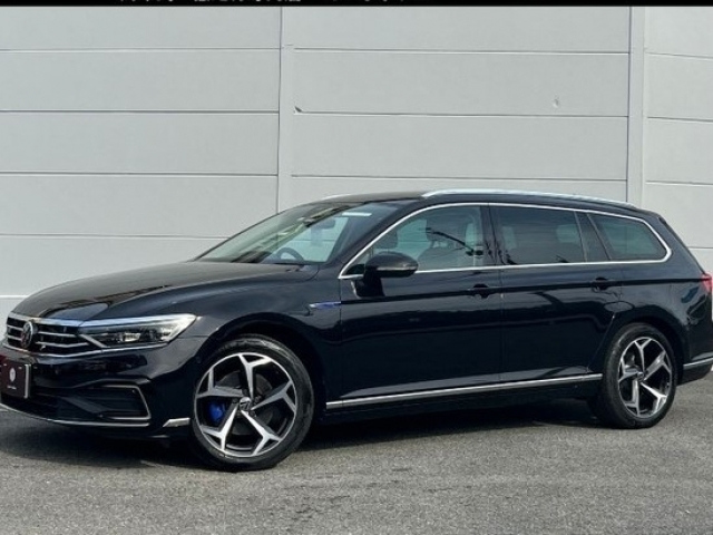 VOLKSWAGEN PASSAT — фото