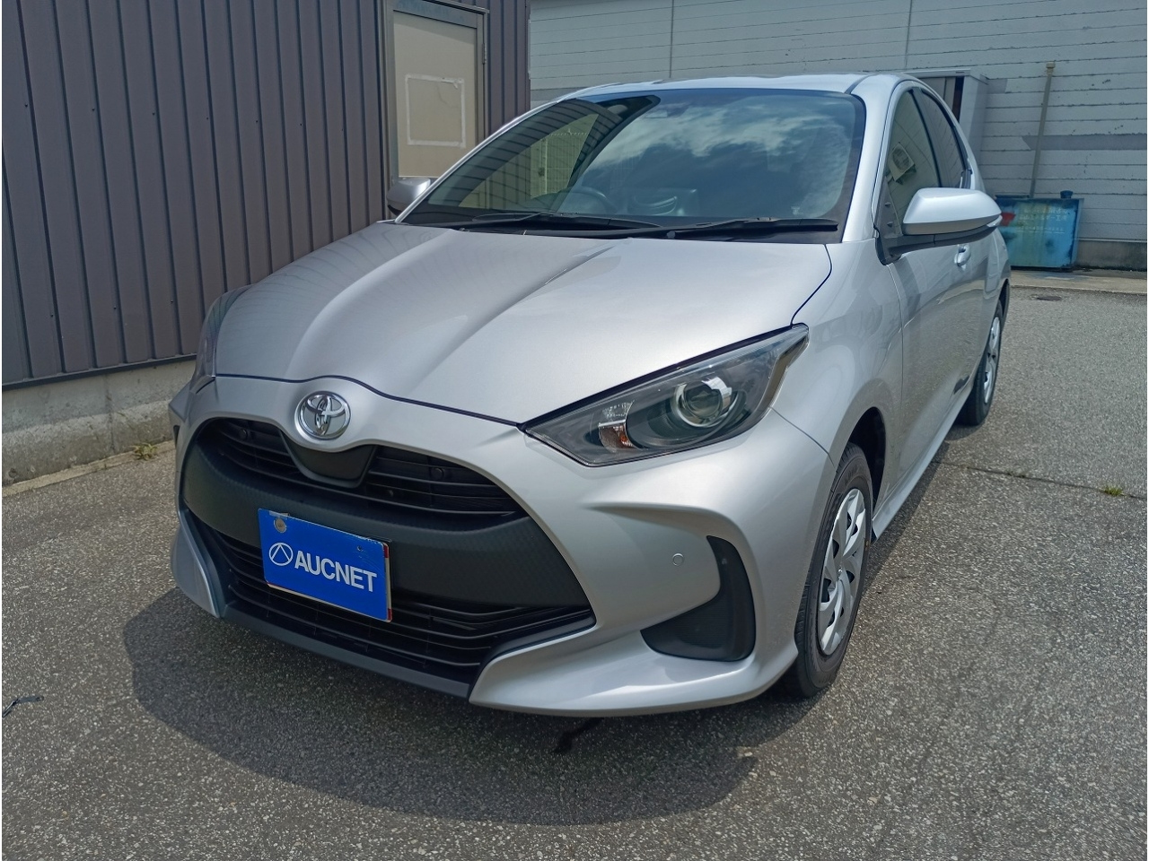 TOYOTA YARIS — фото